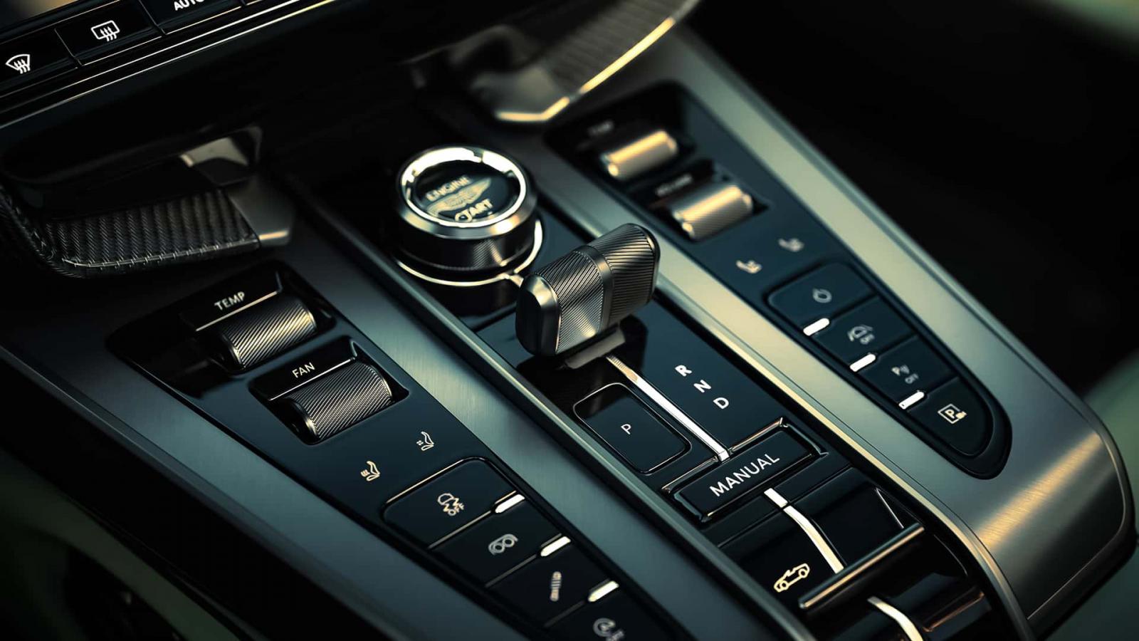 Vanquish Volante: Η ισχυρότερη κάμπριο Aston Martin έφτασε